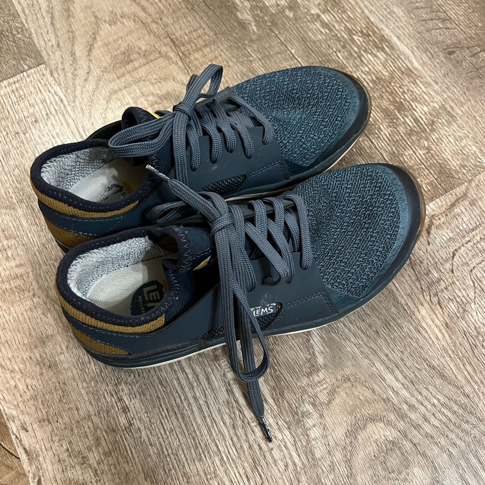 Lens Mesa Stretch Knit Shoes